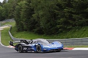 Vive a bordo la vuelta de récord del VW ID R en Nordschleife