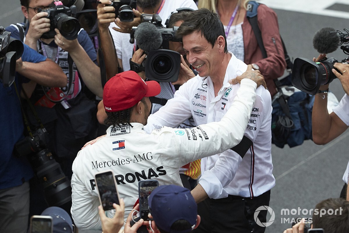 ¿Dejaría ir Wolff a Hamilton de Mercedes?