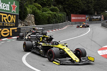 Ricciardo: Renault, strateji hatasını çözmek zorunda