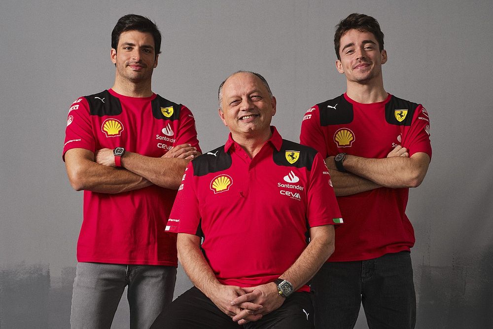 Carlos Sainz, Ferrari, Frederic Vasseur, Team Principal Ferrari, 
Charles Leclerc, Ferrari