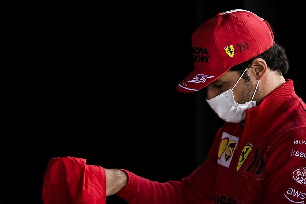 Sainz: "İnsanlar inanmıyor ama Ferrari'de lider pilot yok"