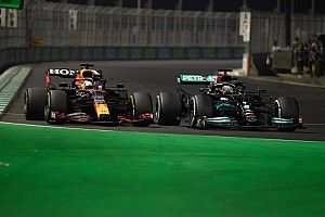 Hamilton had no warning Verstappen had been asked to swap places