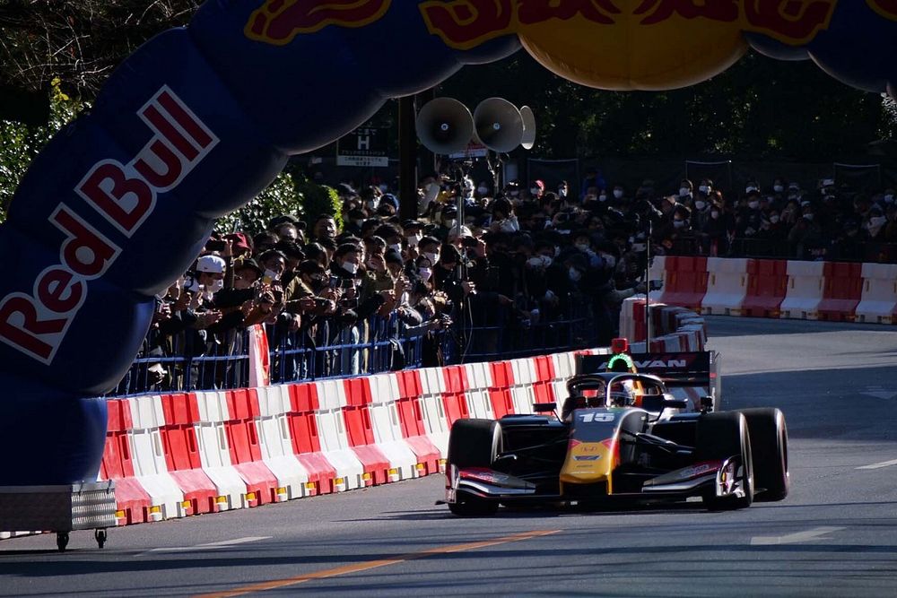 鈴木亜久里、公道レース実現への”期待度”をRed Bull Race Dayに集まった観客の数で実感「これをアピールしていかねば」
