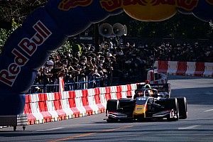 鈴木亜久里、公道レース実現への”期待度”をRed Bull Race Dayに集まった観客の数で実感「これをアピールしていかねば」