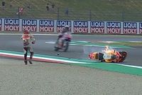 V&iacute;deo: M&aacute;rquez se cae e incendia su moto en la chicane de Mugello