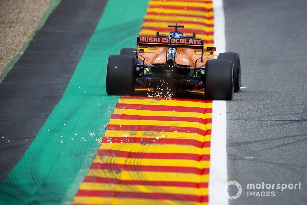 Sainz: Run-off areas dilute “fear” of pushing too hard
