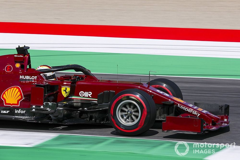 Феттель: Весь год веду борьбу с Ferrari