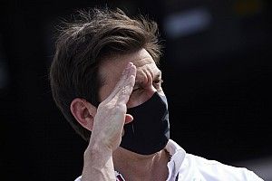 Вольф о том, что не уволит Боттаса до зимы: Я пошутил