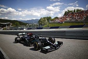 Hamilton csak negyedik, és könnyű Verstappen-győzelmet jósol