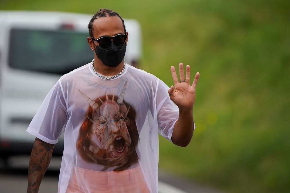 Russell: "Hamilton, şarap gibi yıllandıkça daha iyi bir hale geliyor"
