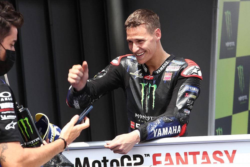 L'auteur de la pole position Fabio Quartararo, Yamaha Factory Racing