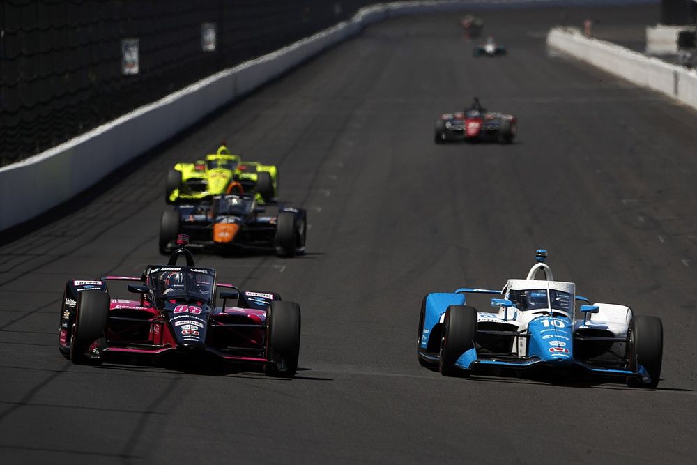 Helio Castroneves, Meyer Shank Racing Honda, Alex Palou, Chip Ganassi Racing Honda