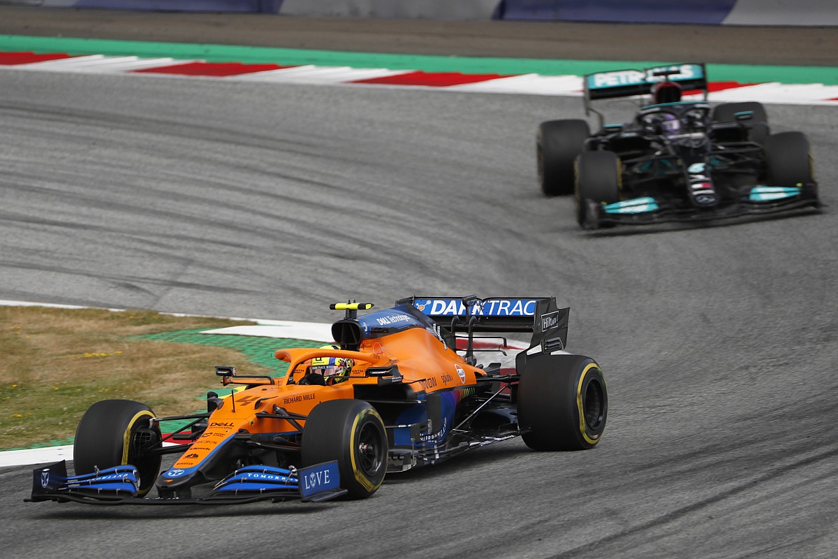 Hamilton szerint unalmas "felvonulás" lesz a a kvalifikációs sprintfutam