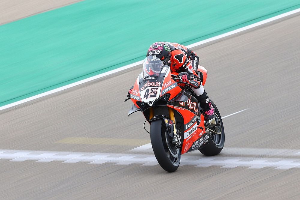 SBK, Aragon: colpo di reni di Redding e Ducati, trionfo in Gara 2