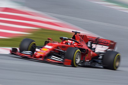 Hamilton: Ferrari parece “muito, muito forte” neste momento