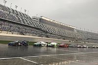 Las 24 horas de Daytona avanzan tras el Safety Car con Alonso 2º