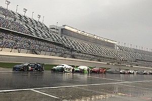Rennabbruch bei den 24 Stunden von Daytona nach Starkregen