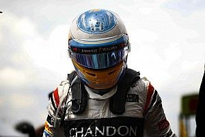 Onboard nézetből Alonso szimulátoros debütálása (videó)