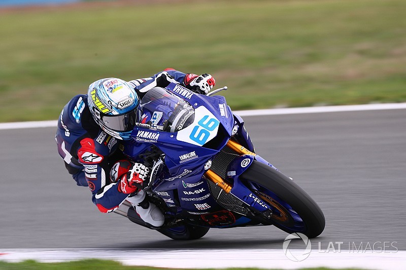 Niki Tuuli centra la pole a Magny-Cours. Sofuoglu cade ma è 3°