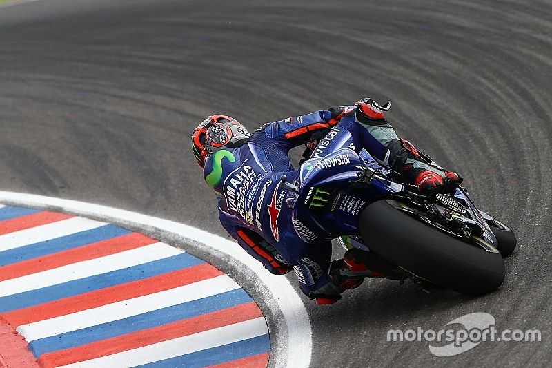 Viñales muestra sus armas en el warm up
