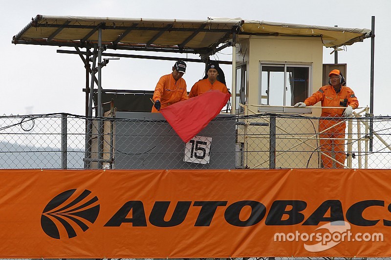 【スーパーGT】予選赤旗原因となった16号車と36号車、Q2タイム抹消
