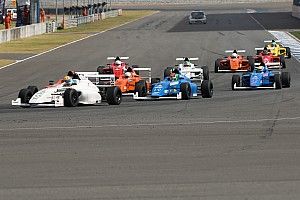 F4/SEA Buriram: Kahia jadi juara di Race 1, Presley berhasil naik podium