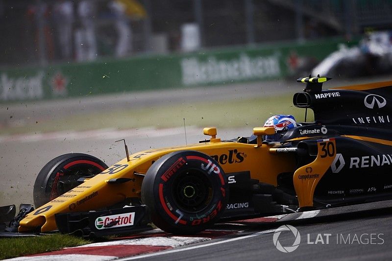 Jolyon Palmer, Renault Sport F1 Team RS17, sort de la piste