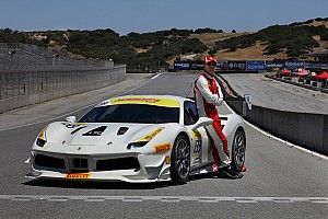 La star di Hollywood Michael Fassbender in gara nel Ferrari Challenge