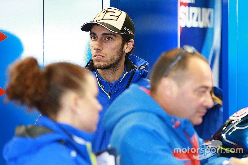 Após fratura no pulso, Rins retorna em teste em Barcelona