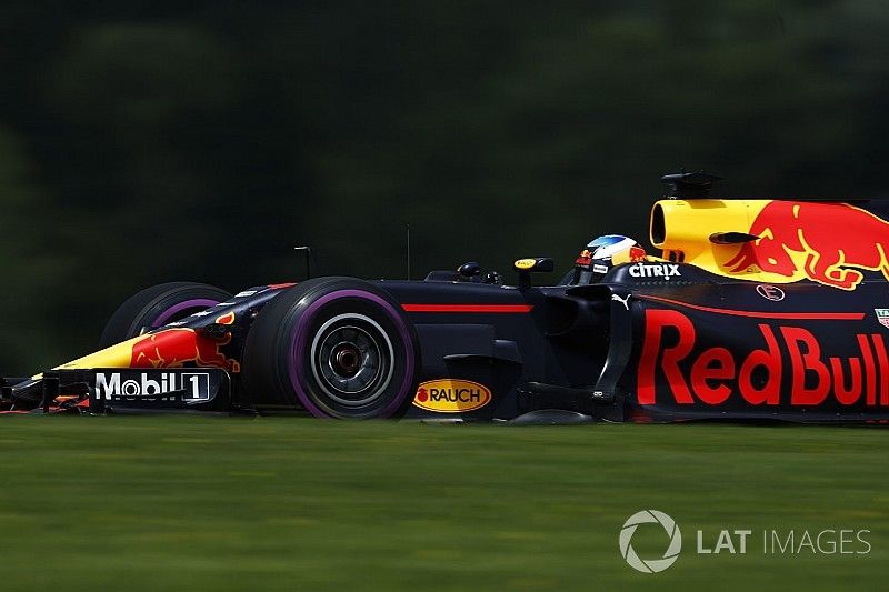 Verstappen en Ricciardo op de rand van gridstraf na wissel MGU-H