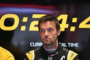 Palmer nem hajlandó átadni a helyét Sainz-nak: per lesz belőle?