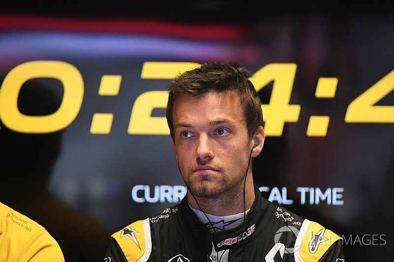 Palmer nem hajlandó átadni a helyét Sainz-nak: per lesz belőle?