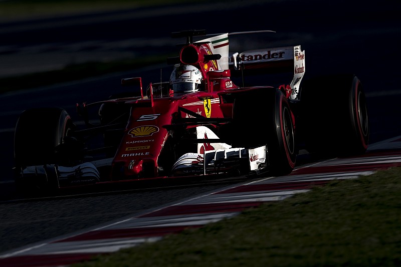 Analisi test Barcellona: Ferrari brilla, Mercedes in controluce
