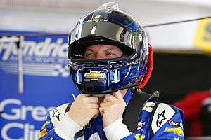 Johnson and Earnhardt collide in troubled day for Hendrick Motorsports
