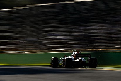Verstappen szerint motorhang kell az F1-nek, és nem kanyartempó