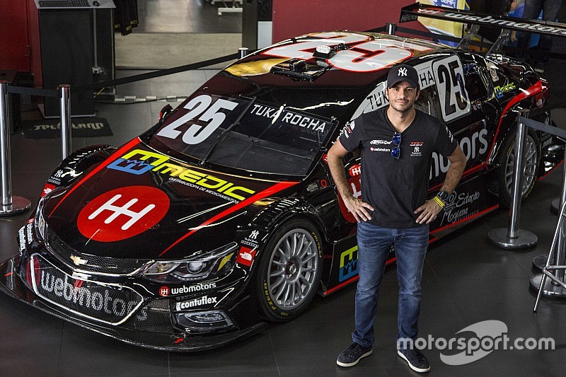 Tuka Rocha lança carro para temporada 2017 da Stock Car