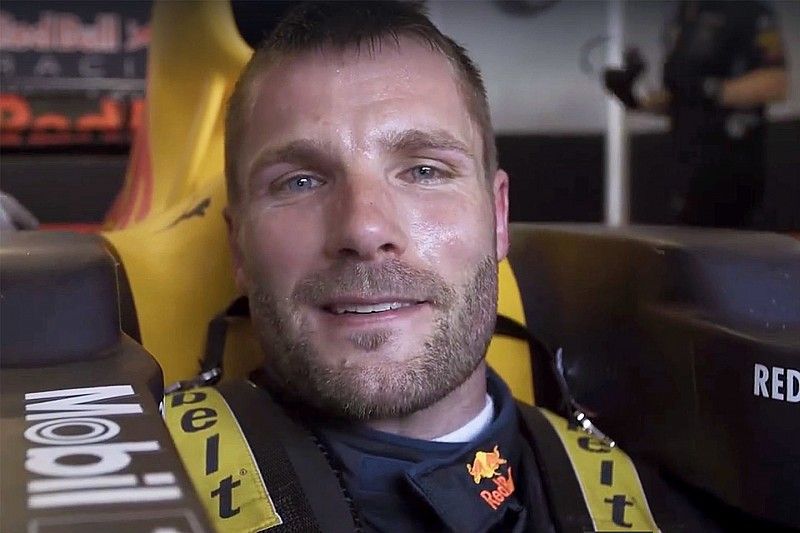 DTM-Champion Martin Tomczyk testet Formel-1-Auto