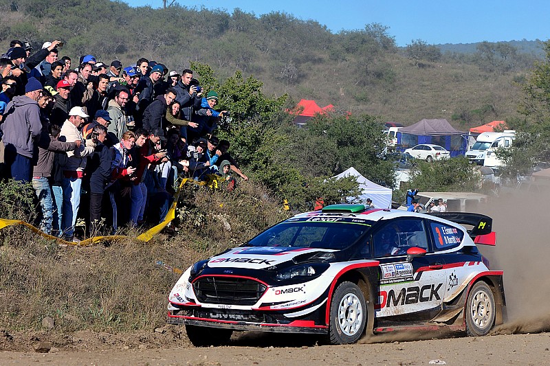 Evans está a un día de la victoria en Argentina
