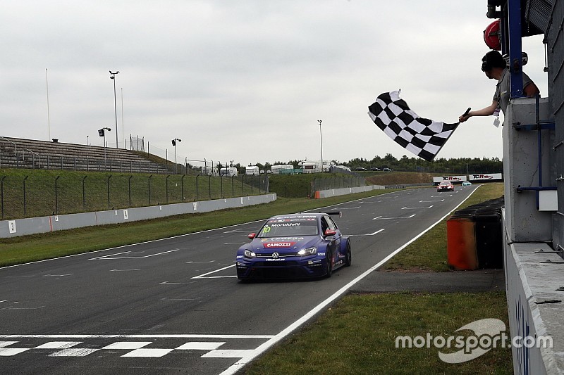 Gianni Morbidelli scores a clean sweep in Germany
