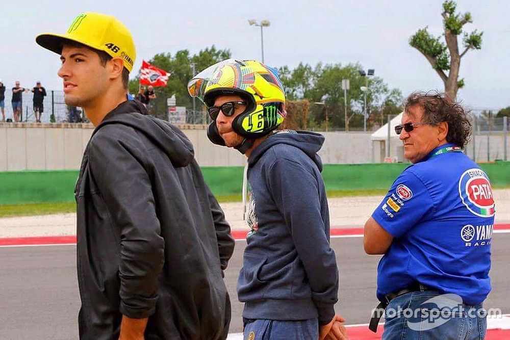 Valentino Rossi llevaba un casco Arai camuflado como un AGV