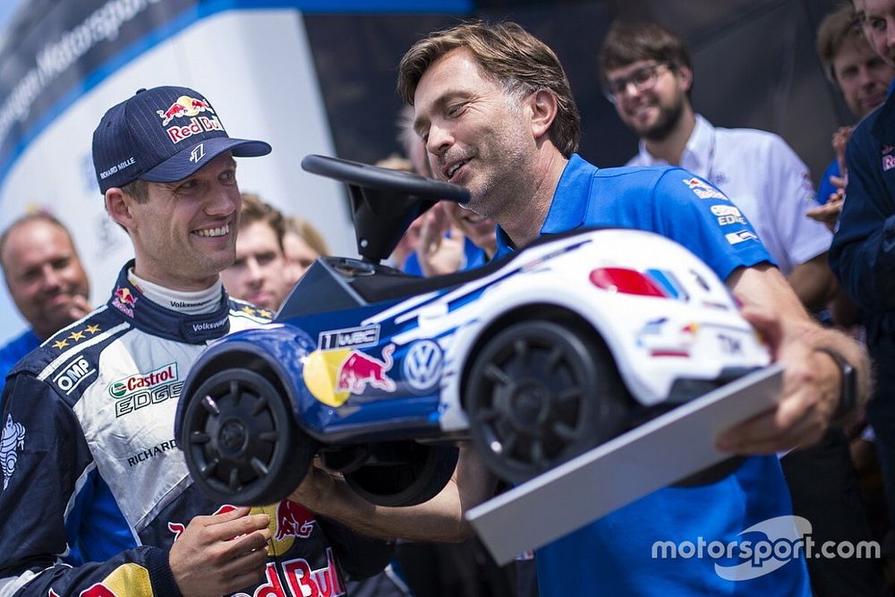 Сам выиграл «Дакар», подписал первый контракт Кими, уделал всех в WRC. Пять эпизодов из жизни нового босса Williams