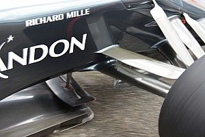 Bite-size tech: McLaren MP4-31 splitter winglet