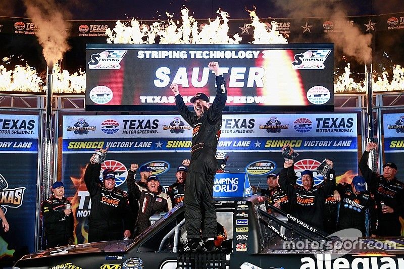 Race winner Johnny Sauter, GMS Racing Chevrolet