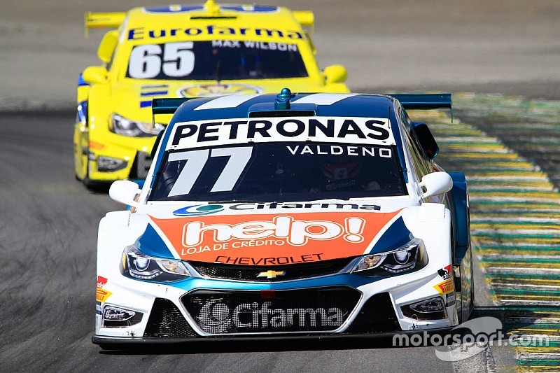No pódio, Valdeno lamenta grid e diz que poderia vencer