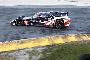El DeltaWing chocó con un auto detenido en la pista