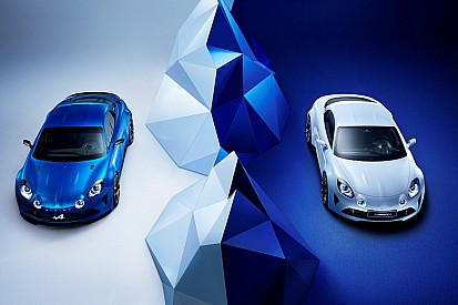 Sept modèles Alpine s'exposent à Rétromobile