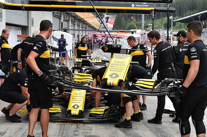 Renault Sport F1 Team R.S. 18 nose and front wing