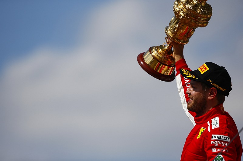 Britanya GP: Heyecan dolu yarışta zafer Vettel'in!