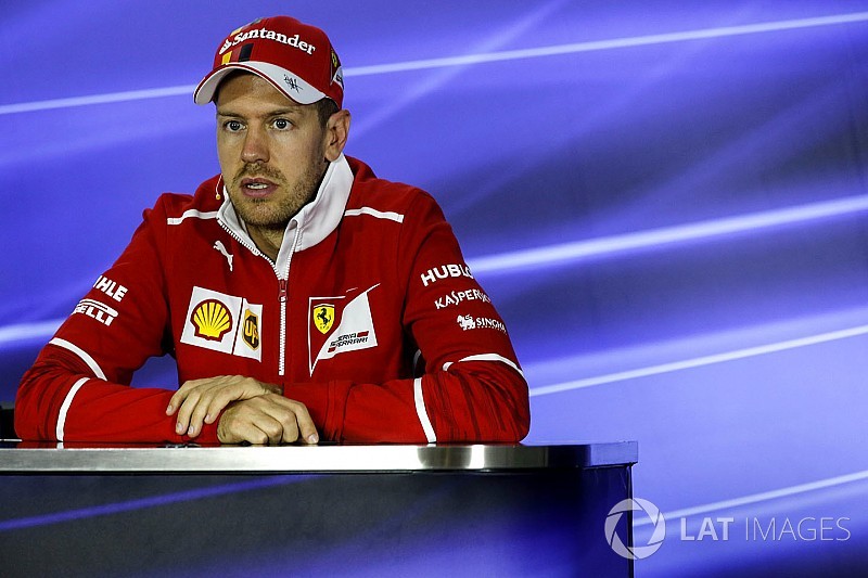 Vettel térde még mindig "megremeg" a Ferraritól
