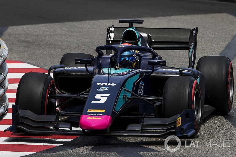Albon, De Vries kazasından ötürü 5 sıra grid cezası aldı